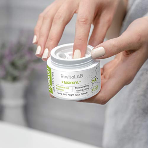 RevitaLAB - Crema antiarrugas de día y de noche con ácido hialurónico enriquecida con aceite de aguacate, matrixyl, retinol y filtros UV, franja de edad 30-45, 2x 50 ml (multipaquete)