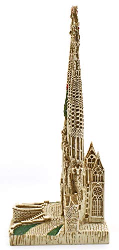 Sagrada Familia en Resina y Pintado a Mano. Decoración Inspirada en la Arquitectura MODERNISTA DE Barcelona. 10,5 cm x 10 cm x 23 cm