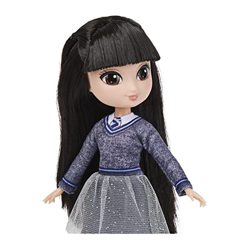 HARRY POTTER-WIZARDING WORLD - MUÑECA CHO CHANG 20CM - Figura Cho chang Articulada con Varita y Uniforme Hogwarts - 6061837 - Juguetes Niños 5 Años +