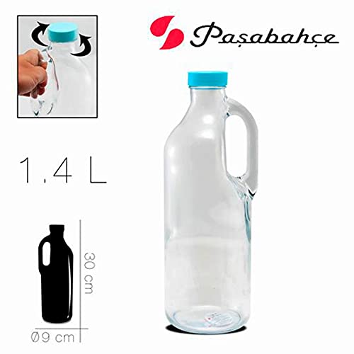 Pasabahce - Botella de cristal con asa y tapa de plástico 1,4 L. Jarra vidrio 30 x 9 cm para agua caliente/fría, té helado, bebi