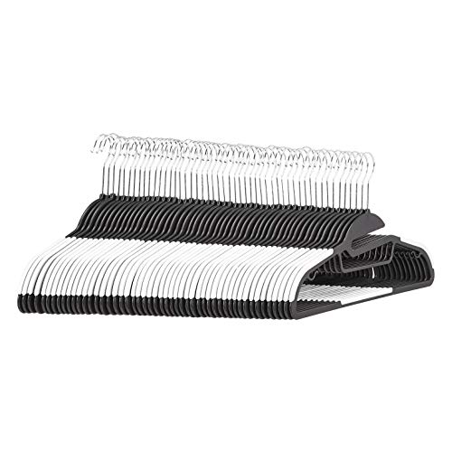 Amazon Basics - Perchas de plástico, resistentes, antideslizantes, con barra horizontal de goma, color blanco, 50 unidades