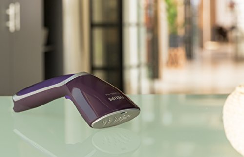 Philips Steam&Go Plancha Vertical Manual GC363/30 Cepillo Vapor de Mano de 1200 W, Elimina Arrugas, Olores y Desinfecta, Deposito de Agua Extraible, Color Morado