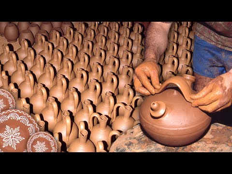 Artista de la cerámica: Creando vasijas de barro cocido a mano