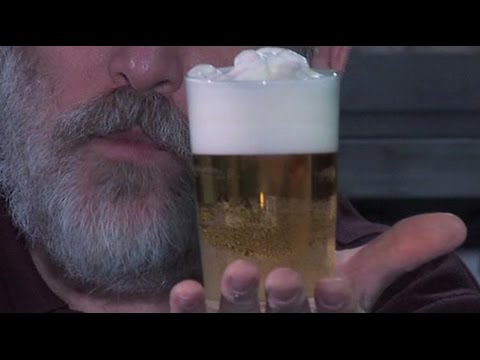 La fascinante historia detrás de la espuma de la cerveza