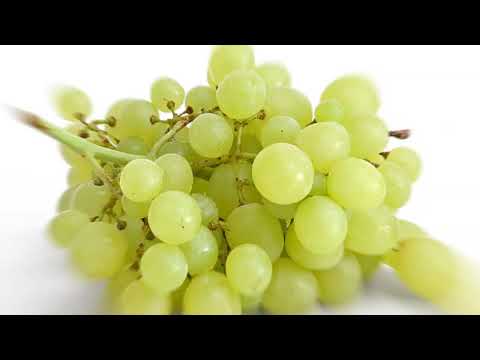 Interacción entre uvas: El diálogo entre una uva verde y una morada